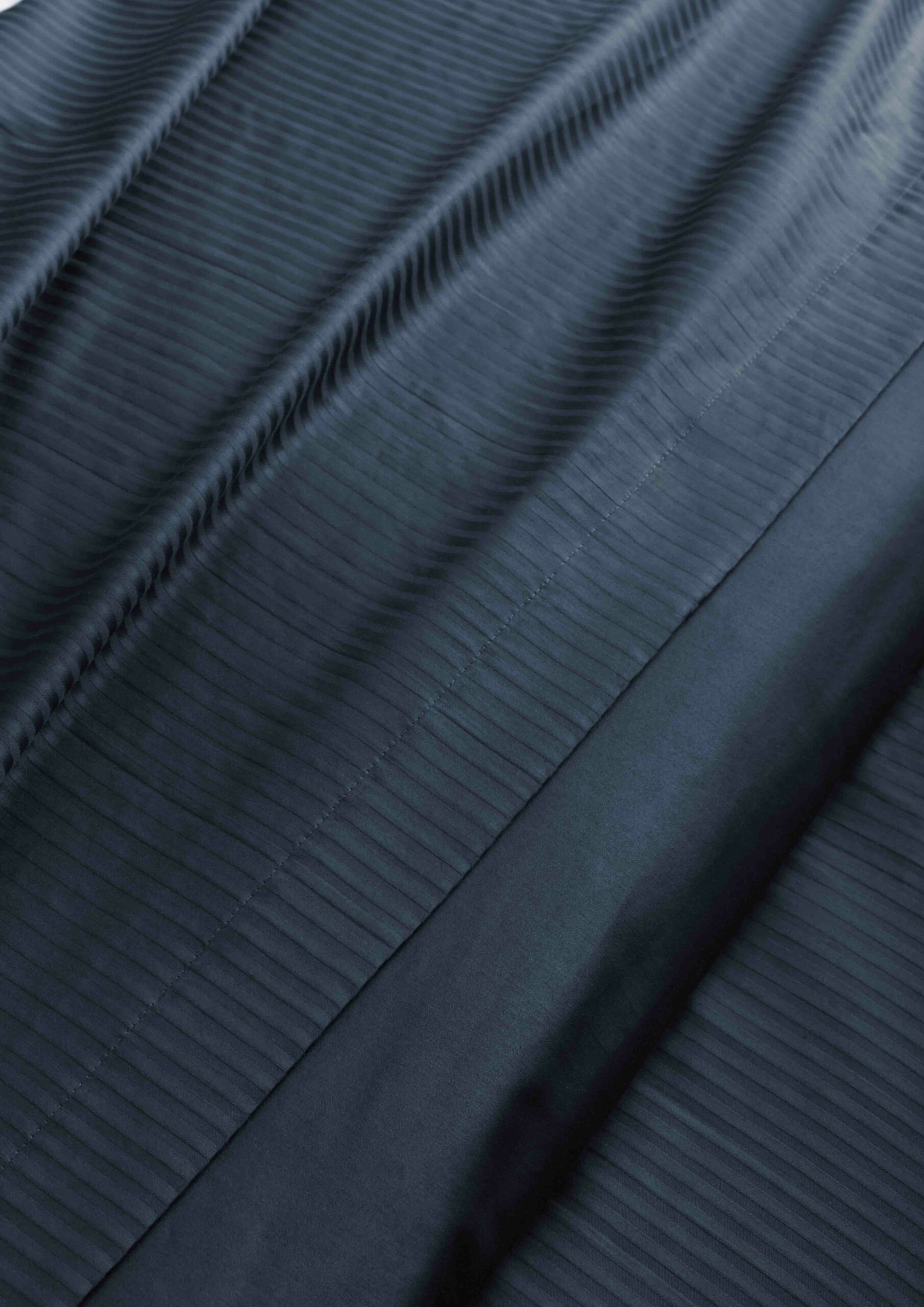 mon bercail drap plat satin coton intemporels Grand Hotel bleu nuit 2.jpg
